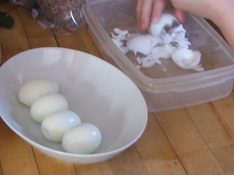 eggs-getting-peeled1